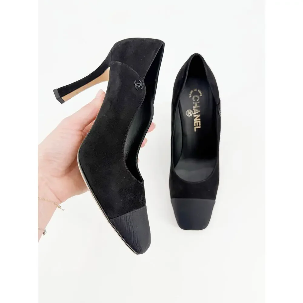 Chanel Cap Toe Pumps Square Toe Black Suede Grosgrain Heels 38.5 Dust Bag